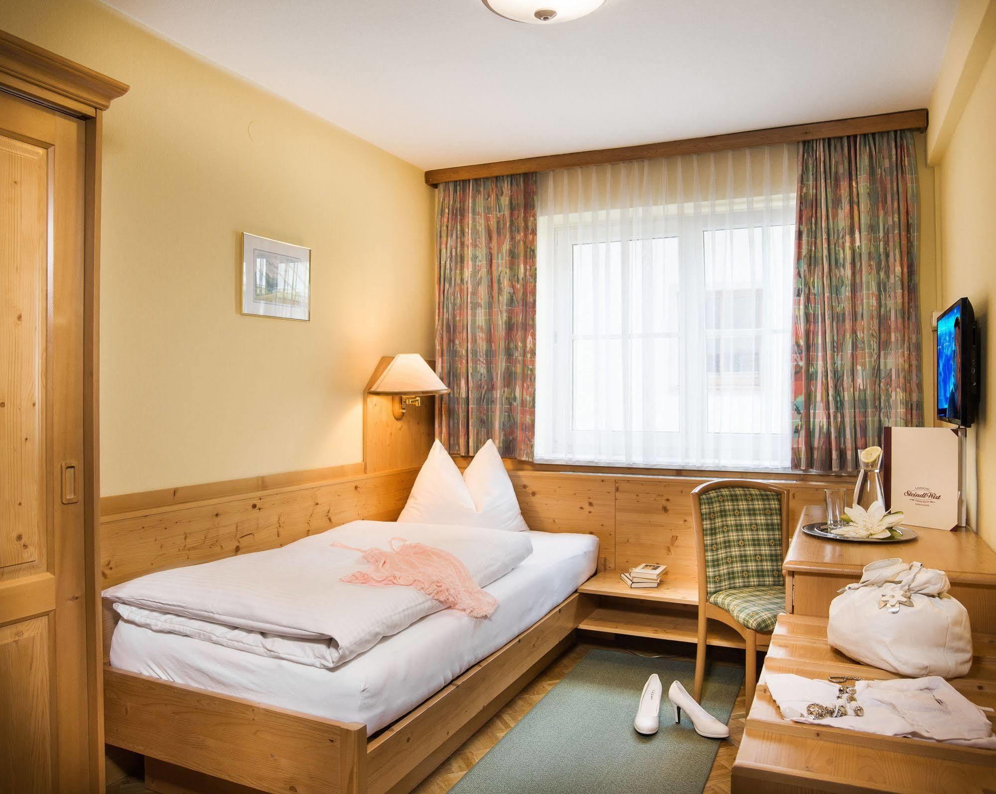 Landhotel Steindlwirt ดอร์ฟกาชไตน์ ภายนอก รูปภาพ